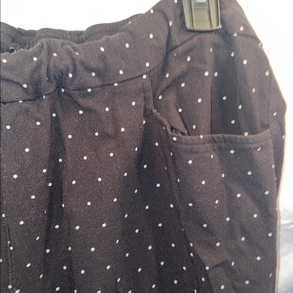 George Black and White Polka Dot Capris, Plus Size XXL - Picture 4 of 11